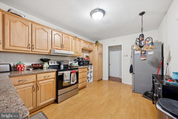 Chandelier, Interior, Kitchen, Wood Texture Flooring