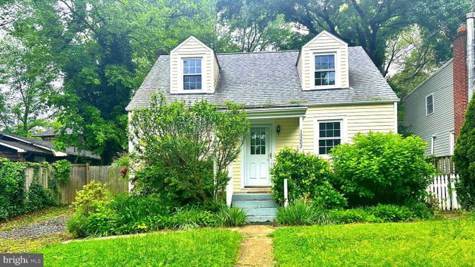 Exterior, Facade, Cape Cod