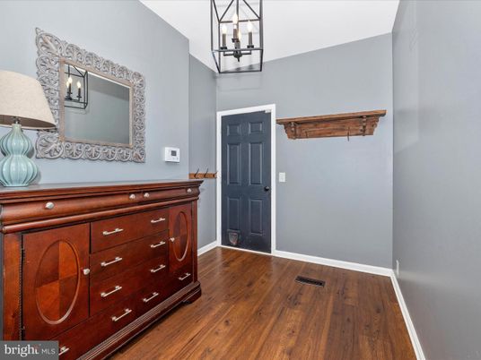 Interior, Pendant Lights, Wood Texture Flooring