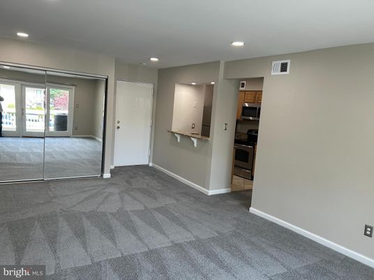 Empty room, Interior, Recessed Lighting