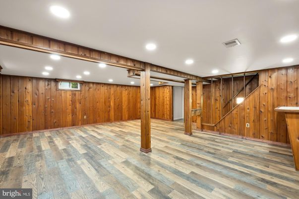 Empty room, Interior, Recessed Lighting, Wood Texture Flooring, Wooden Walls