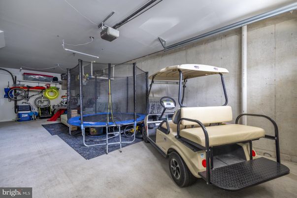 Garage, Interior