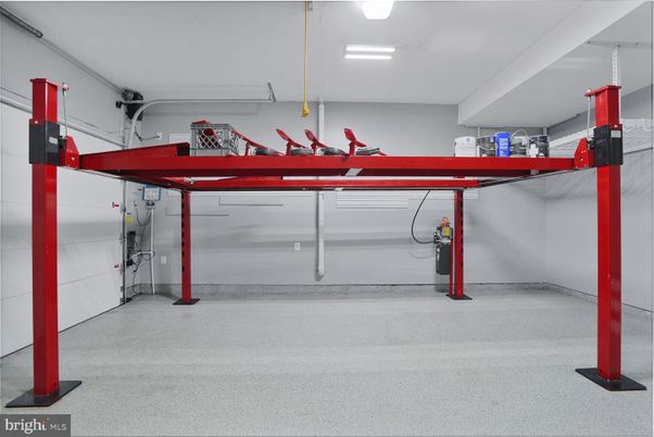 Garage, Interior