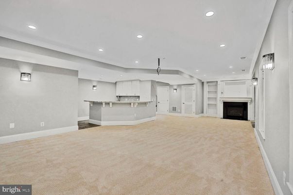 Empty room, Fireplace, Interior, Kitchen, Pendant Lights, Recessed Lighting