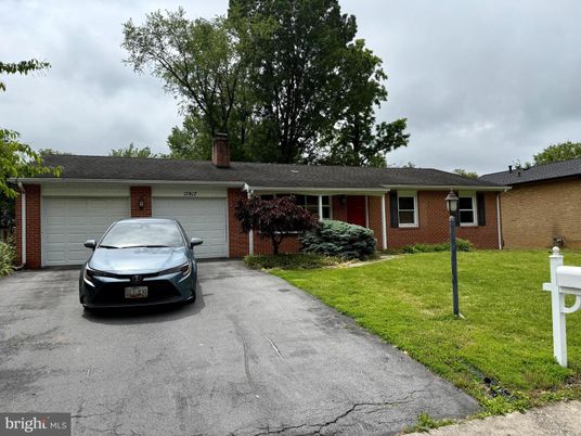 Attached, Exterior, Facade, Brick Facade, Ranch