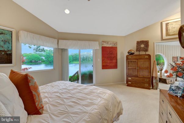 Bedroom, Interior, Recessed Lighting, Water