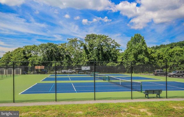 Exterior, Tennis Courts
