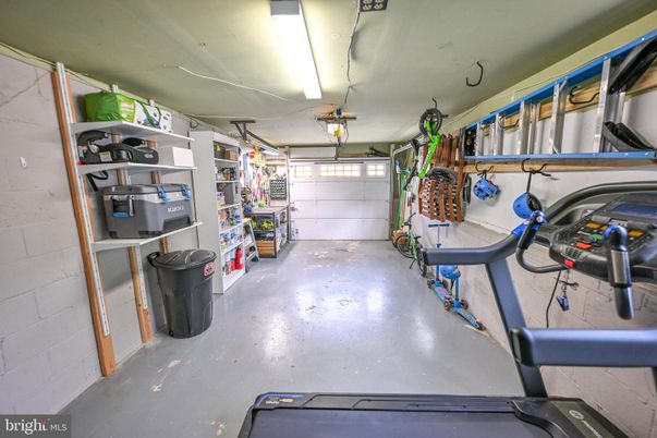 Garage, Interior