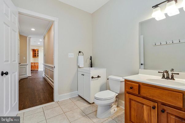 Bathroom, Interior, Recessed Lighting, Wood Texture Flooring