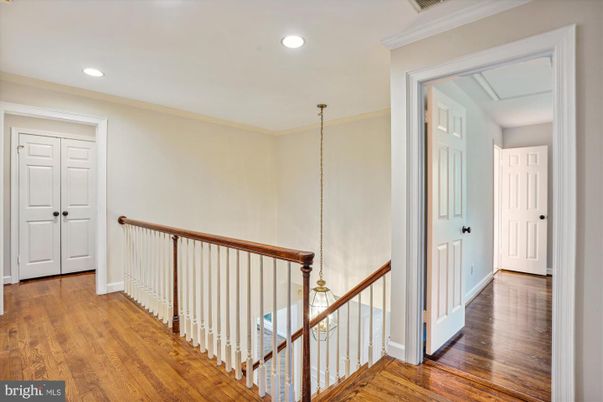 Interior, Pendant Lights, Recessed Lighting, Wood Texture Flooring