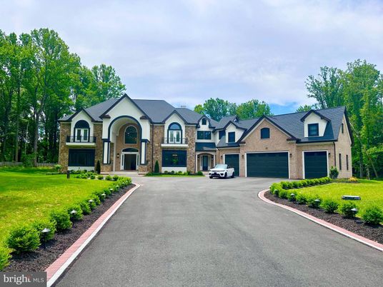 Attached, Exterior, Facade, French Provincial