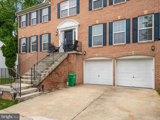 Attached, Exterior, Facade, Brick Facade, Rowhouse