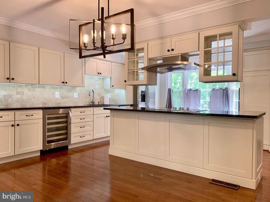 Interior, Kitchen, Pendant Lights, Wood Texture Flooring