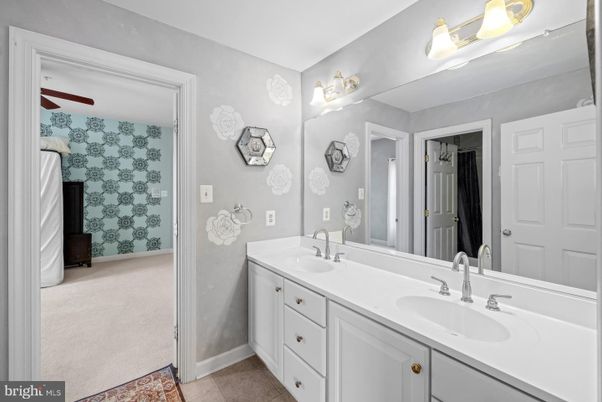 Bathroom, Dual Sink Vanities, Interior