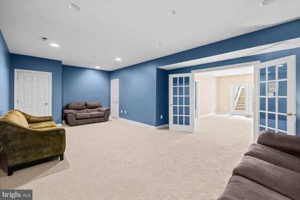 Empty room, Interior, Living room, Recessed Lighting