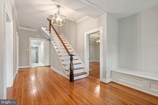 Interior, Pendant Lights, Wood Texture Flooring