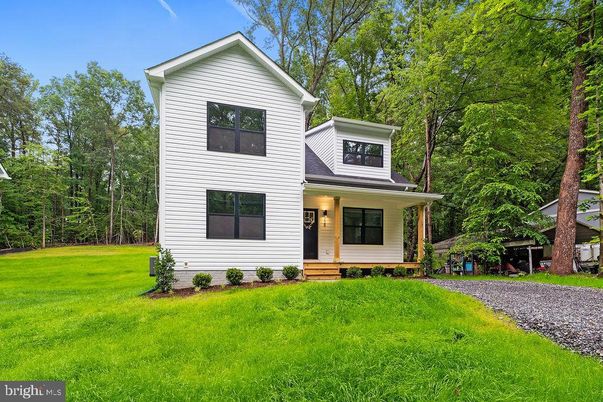 Backyard, Exterior, Facade, Farmhouse