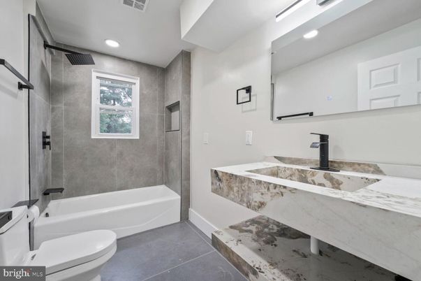 Bathroom, Interior, Recessed Lighting