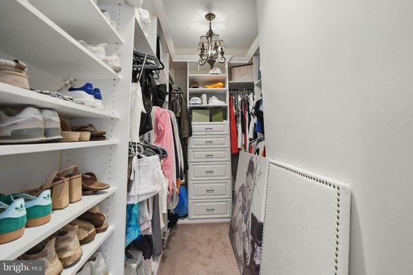 Chandelier, Interior, Walk-in Closets