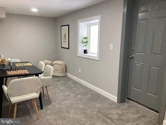 Dining room, Interior, Recessed Lighting