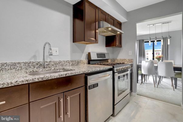 Dining room, Interior, Kitchen, Pendant Lights, Stainless Steel Appliances