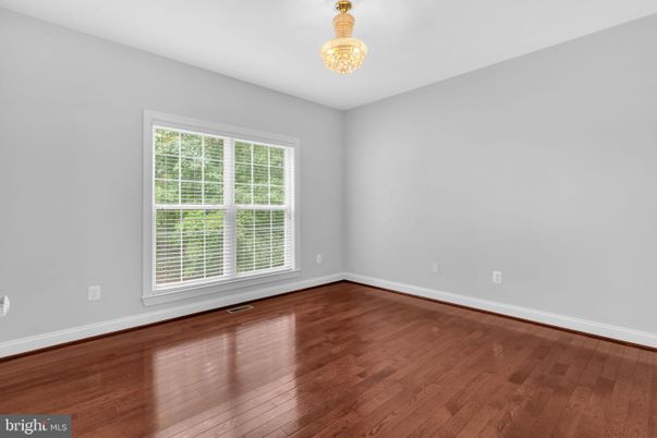 Chandelier, Empty room, Interior, Wood Texture Flooring
