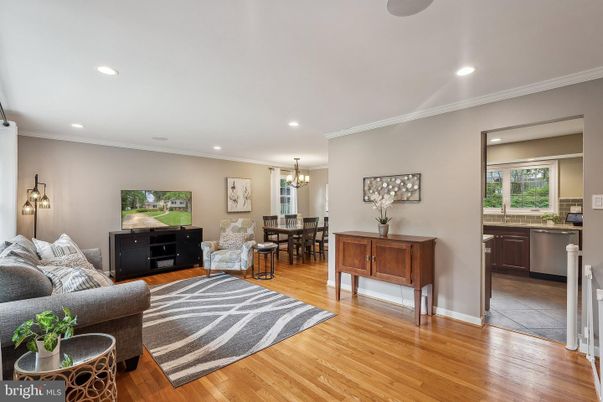 Chandelier, Dining room, Interior, Living room, Recessed Lighting, Wood Texture Flooring