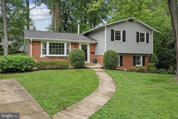 Exterior, Facade, Brick Facade, Split Level
