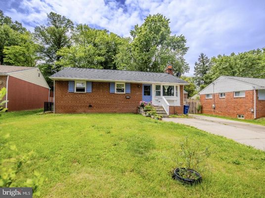 Backyard, Exterior, Facade, Brick Facade, Cape Cod