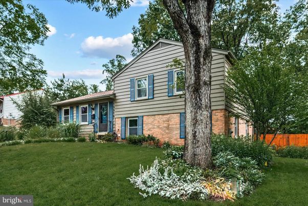Exterior, Facade, Brick Facade, Split Level