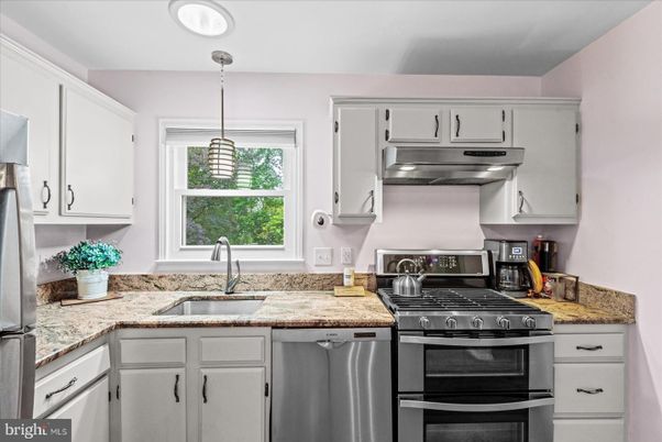 Interior, Kitchen, Pendant Lights, Stainless Steel Appliances