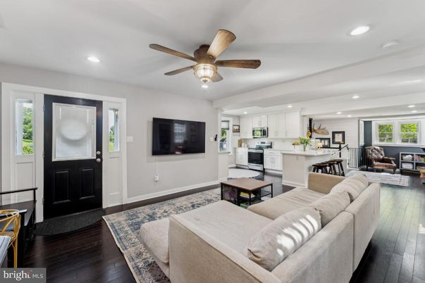 Dining room, Interior, Kitchen, Living room, Recessed Lighting, Wood Texture Flooring