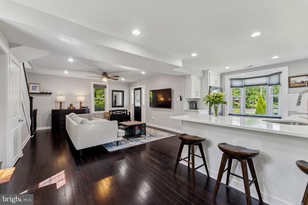 Interior, Kitchen, Living room, Recessed Lighting, Wood Texture Flooring