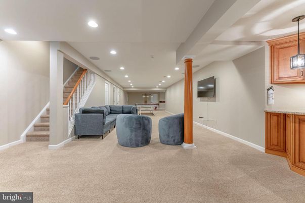 Interior, Living room, Pendant Lights, Recessed Lighting