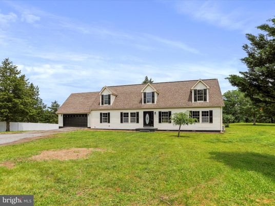 Attached, Backyard, Exterior, Facade, Cape Cod