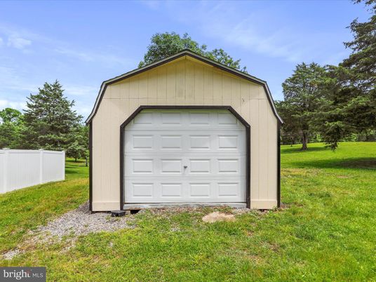 Detached Garage, Exterior