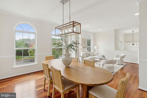 Dining room, Interior, Living room, Pendant Lights, Recessed Lighting, Wood Texture Flooring