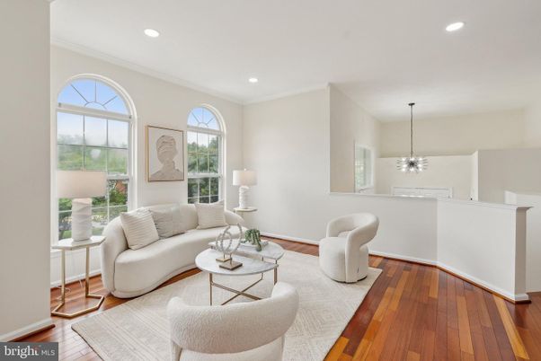Interior, Living room, Pendant Lights, Recessed Lighting, Wood Texture Flooring