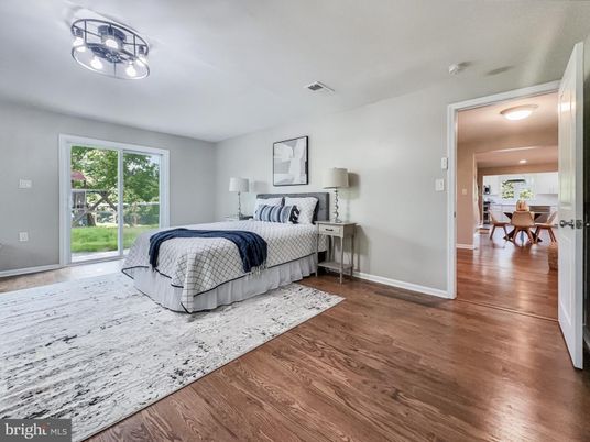 Bedroom, Dining room, Interior, Recessed Lighting, Wood Texture Flooring