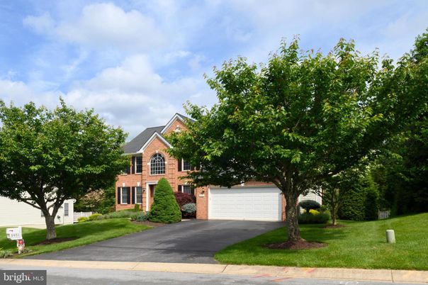 Detached Garage, Exterior, Facade, Brick Facade, Brick Traditional