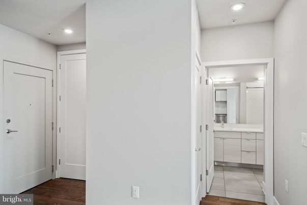 Bathroom, Interior, Recessed Lighting, Wood Texture Flooring