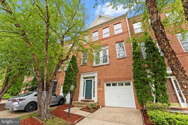 Attached, Exterior, Facade, Brick Facade, Rowhouse