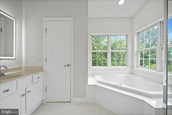 Bathroom, Interior, Marble, Recessed Lighting