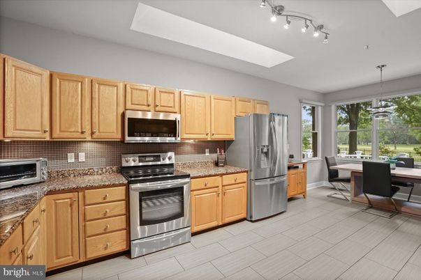 Dining room, Interior, Kitchen, Pendant Lights, Stainless Steel Appliances