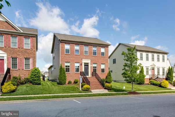 Exterior, Facade, Brick Facade, Georgian
