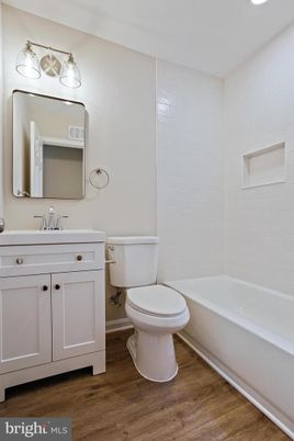 Bathroom, Interior, Recessed Lighting, Wood Texture Flooring