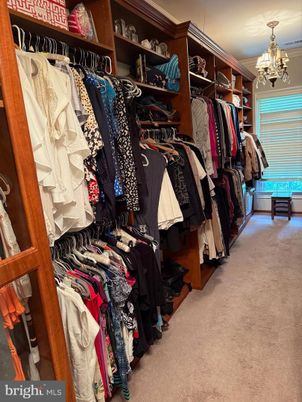 Chandelier, Interior, Walk-in Closets