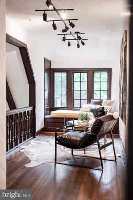 Interior, Living room, Pendant Lights, Wood Texture Flooring