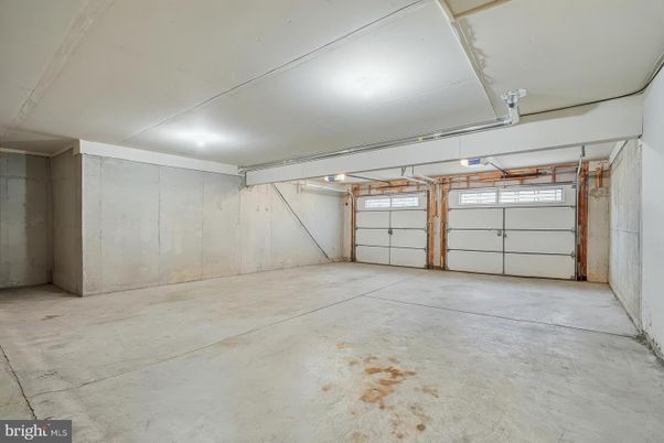 Garage, Interior