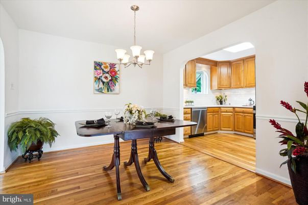 Chandelier, Dining room, Interior, Kitchen, Wood Texture Flooring